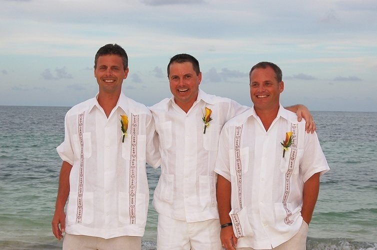 Styling the Groomsmen: Coordinating Formal Guayabera Shirts for a Picture-Perfect Wedding Party