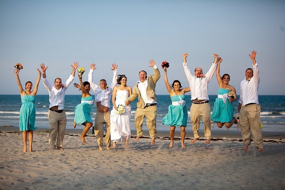 Top Trends in Men’s Linen Beach Attire: What to Wear for a Stylish Vacation